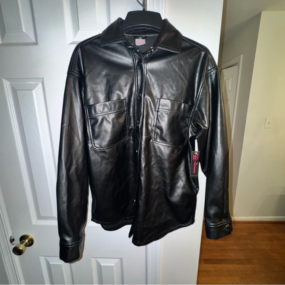 No Boundaries Women's XS Black Faux Leather Button-Up Shacket Jacket TopCollard - Picture 2 of 14